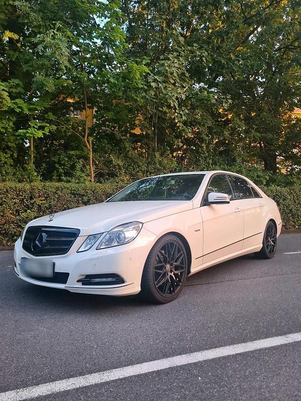Usata Mercedes E350 306 CV (225 kW) 2012 Bianco Berlina