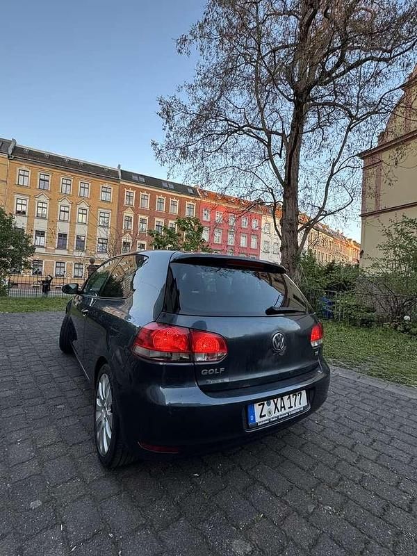 Gebraucht VW Golf VI Trendline 102 PS (75 kW) 2009 Blau Kleinwagen