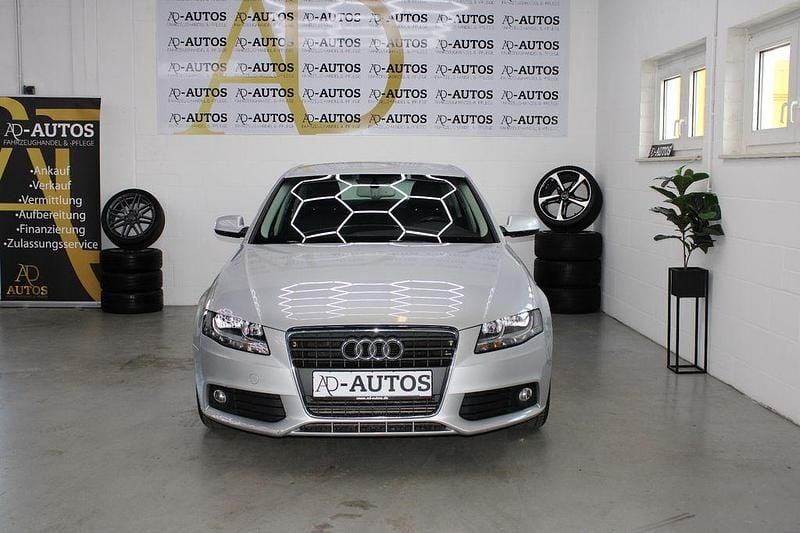 Second-hand Audi A4 Ambiente 179 CP (131 kW) 2011 Argintiu Berlinǎ