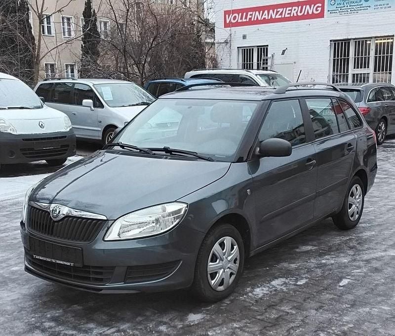 Grau Gebraucht 2012 Skoda Fabia Active Kombi | 2.250 € (Fairer Preis) - Bild 1/4