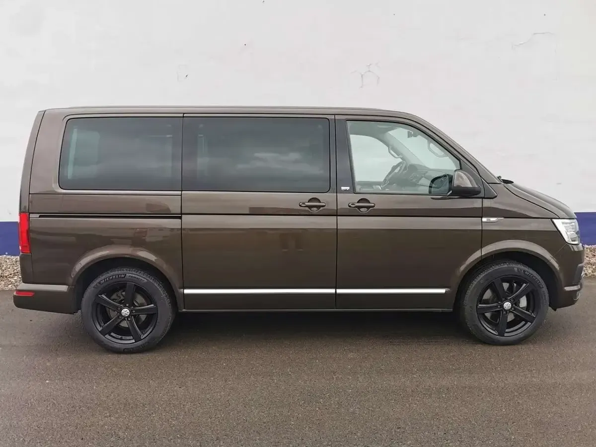 Gebraucht VW Multivan Generation Six 204 PS (150 kW) 2015 Chestnut brown metallic Van / Kleinbus
