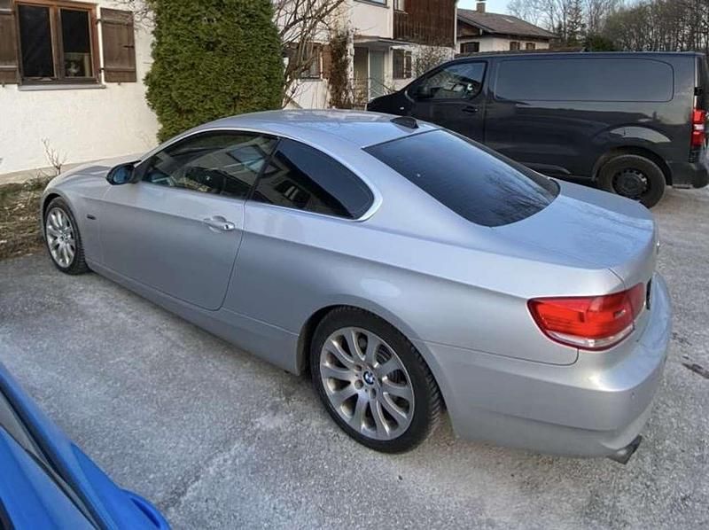 Gebraucht BMW 325 218 PS (160 kW) 2008 Silber Coupé