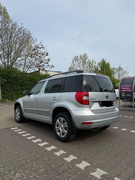 Gebraucht Skoda Yeti Cool Edition 110 PS (80 kW) 2016 Silber SUV