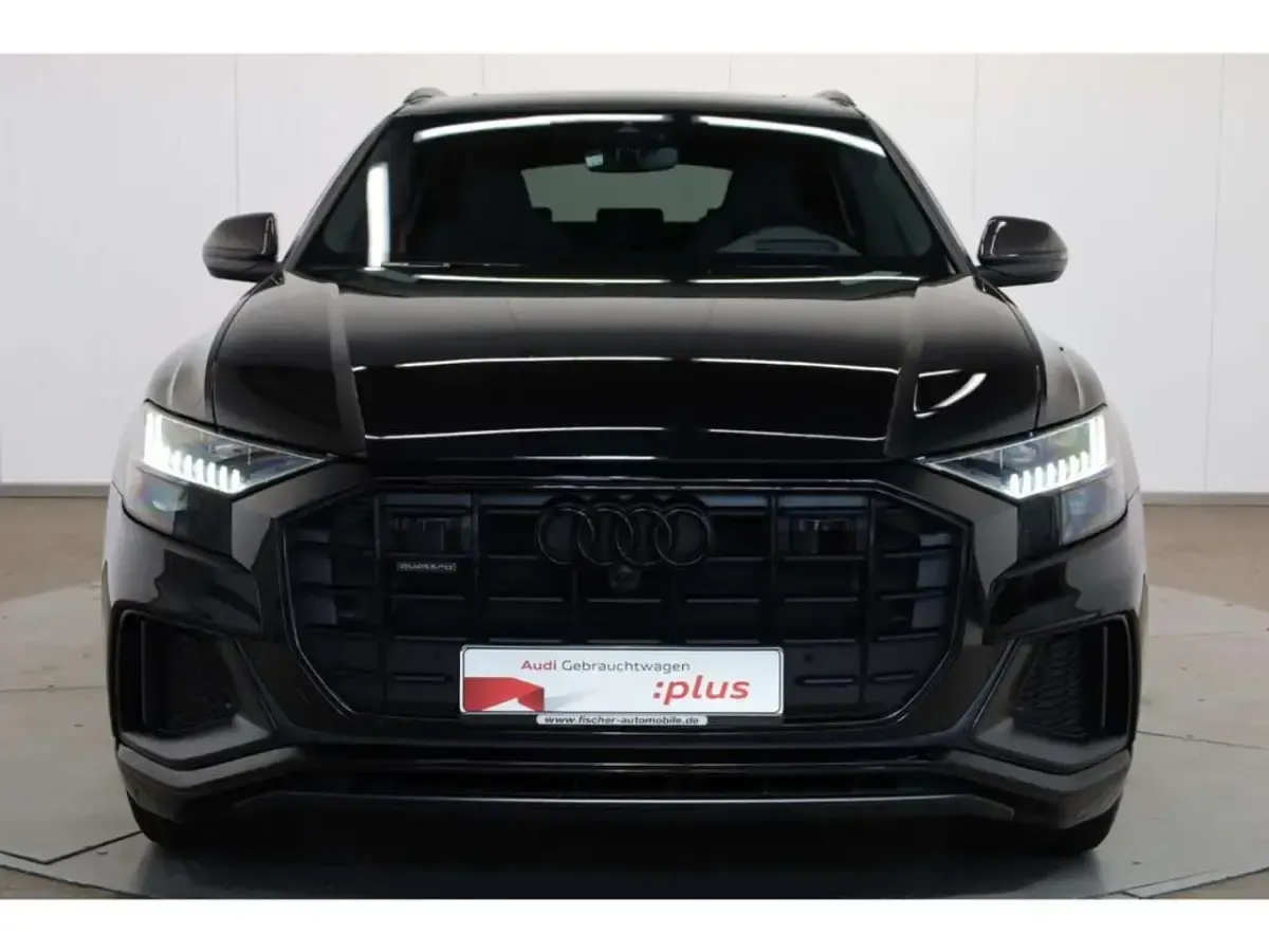 Gebraucht Audi Q8 Competition 286 PS (210 kW) 2023 Mythosschwarz metallic SUV