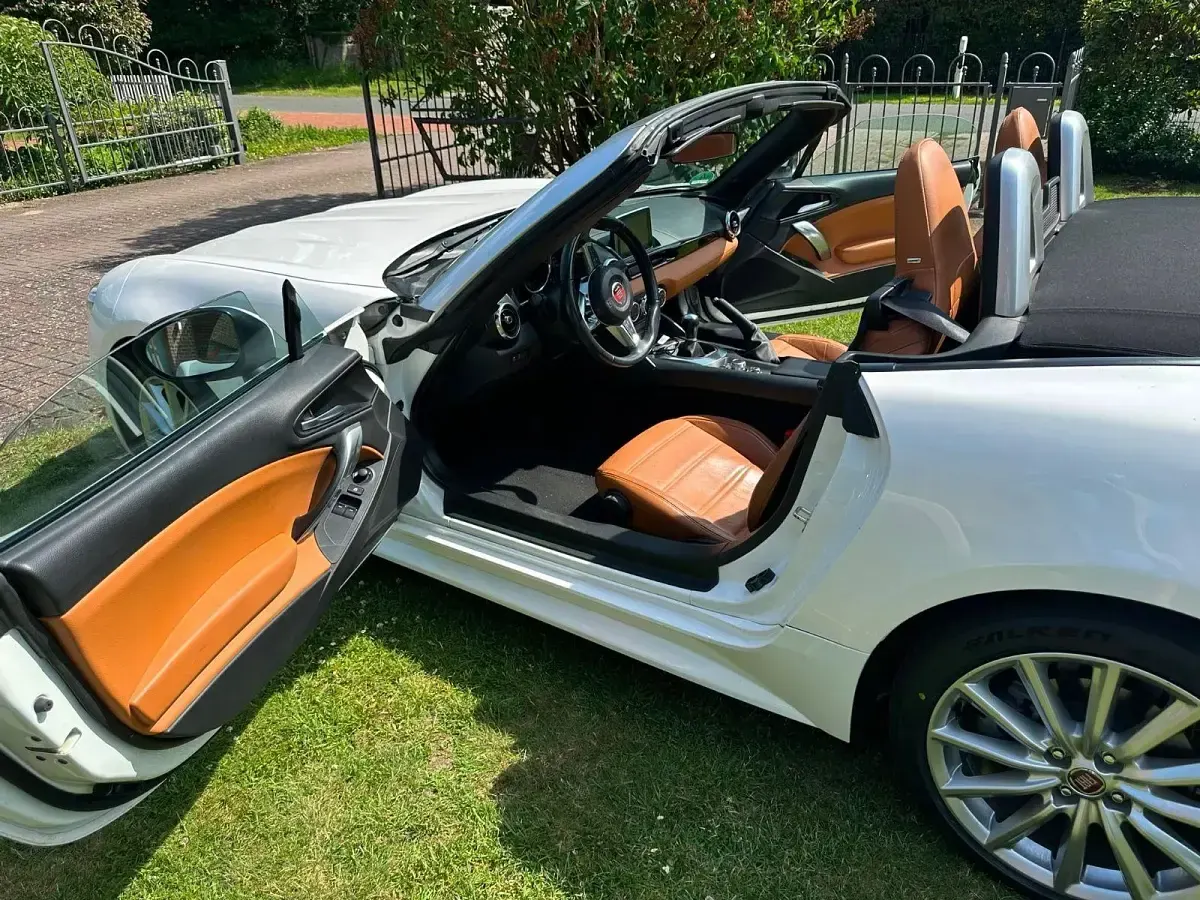 Gebraucht Fiat 124 Spider Lusso 140 PS (102 kW) 2017 Weiß Cabrio