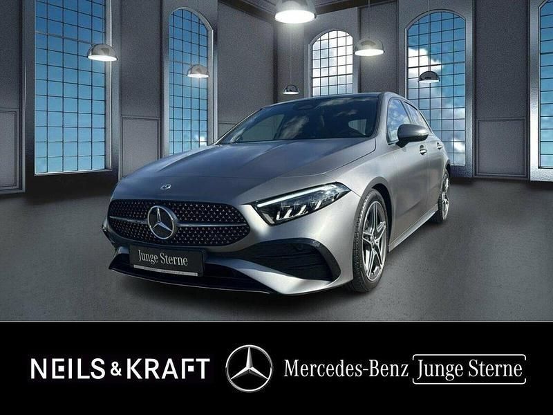 Manufaktur mountaingrau magno Gebraucht 2023 Mercedes A220 AMG Limousine | 40.880 € - Bild 1/4