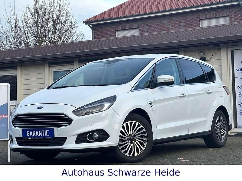 Gebraucht Ford S-MAX Titanium 150 PS (110 kW) 2019 Weiß Van / Kleinbus