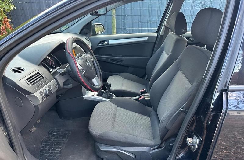 Gebraucht Opel Astra 90 PS (66 kW) 2009 Schwarz Limousine