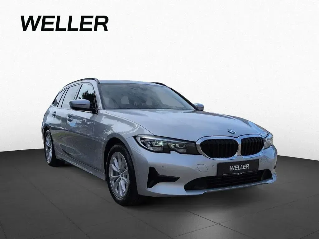 Używany BMW 330e Advantage 292 KM (214 kW) 2021 Srebrny Kombi