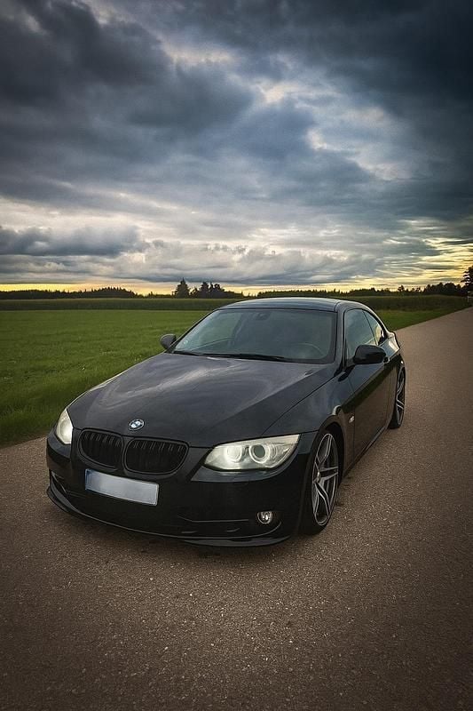 Schwarz Gebraucht 2010 BMW 325 M Performance Coupé | 7.880 € (Guter Preis) - Bild 1/4