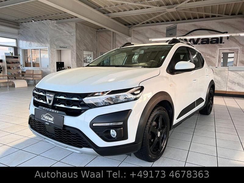Weiß Gebraucht 2022 Dacia Sandero Comfort SUV | 12.470 € (Superpreis) - Bild 1/4