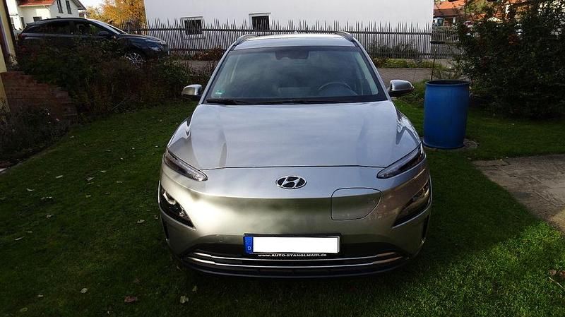 Silber Gebraucht 2022 Hyundai Kona Edition SUV | 19.800 € (Fairer Preis) - Bild 1/4