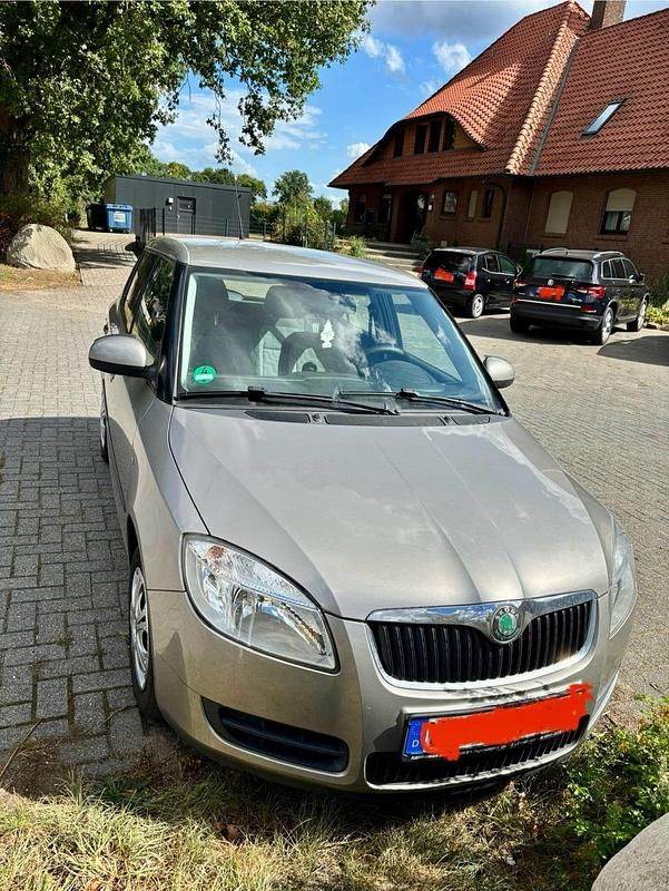 Silber Gebraucht 2008 Skoda Fabia Kleinwagen | 1.700 € (Fairer Preis) - Bild 1/4