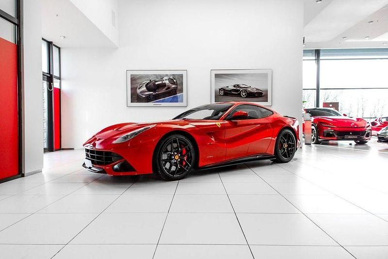 Gebraucht Ferrari F12 741 PS (545 kW) 2012 Rot Coupé