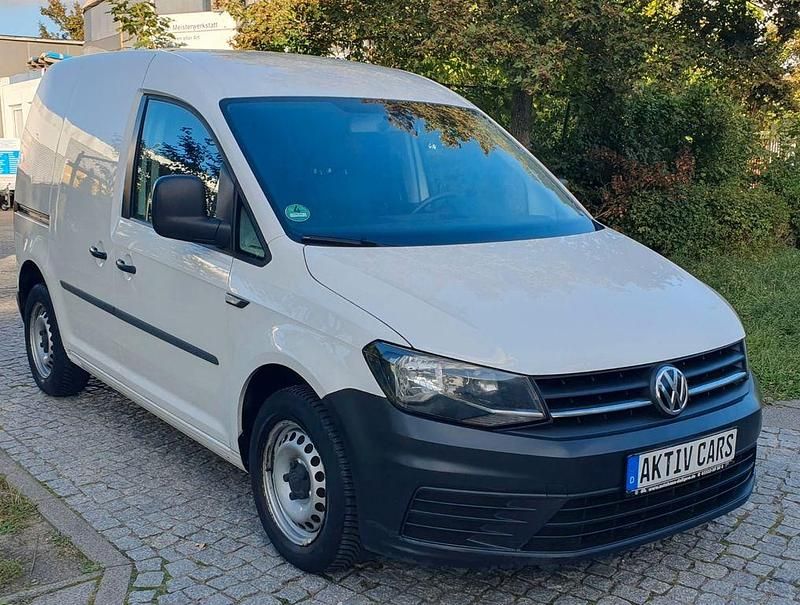 Usado VW Caddy 75 HP (55 kW) 2015 Branco Monovolume