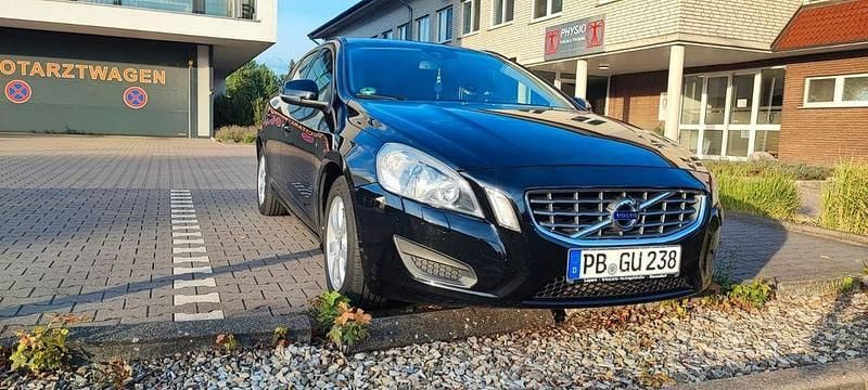 Schwarz Gebraucht 2012 Volvo V60 Kombi | 5.700 € (Fairer Preis) - Bild 1/4