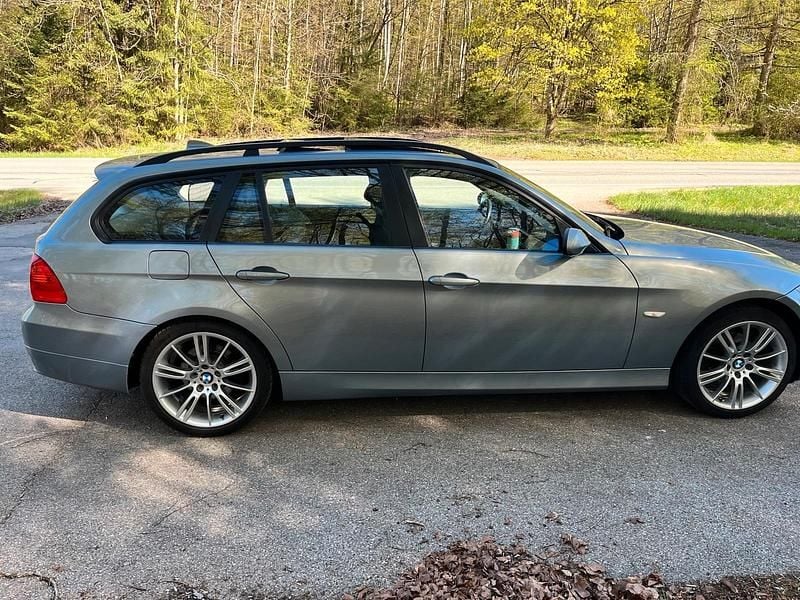 Second-hand BMW 320 163 CP (119 kW) 2007 Andere farben Break