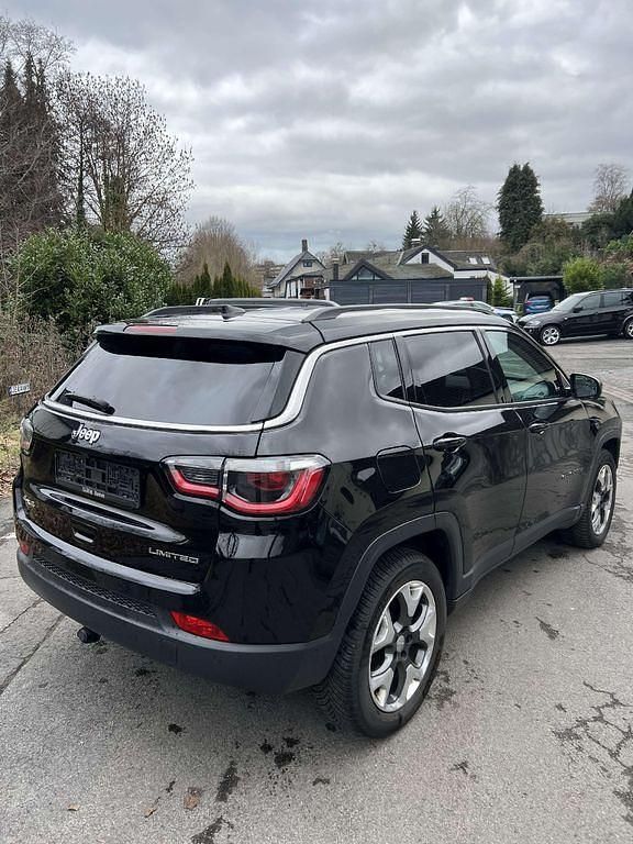 Gebraucht Jeep Compass Limited 140 PS (102 kW) 2019 Diamond black crystal p/c SUV