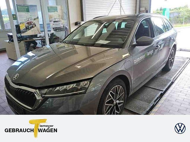 Grau Gebraucht 2022 Skoda Octavia Ambition Kombi | 20.940 € (Guter Preis) - Bild 1/4