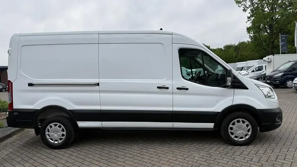 Używany Ford Transit Trend 131 KM (96 kW) 2022 Biały Minivan