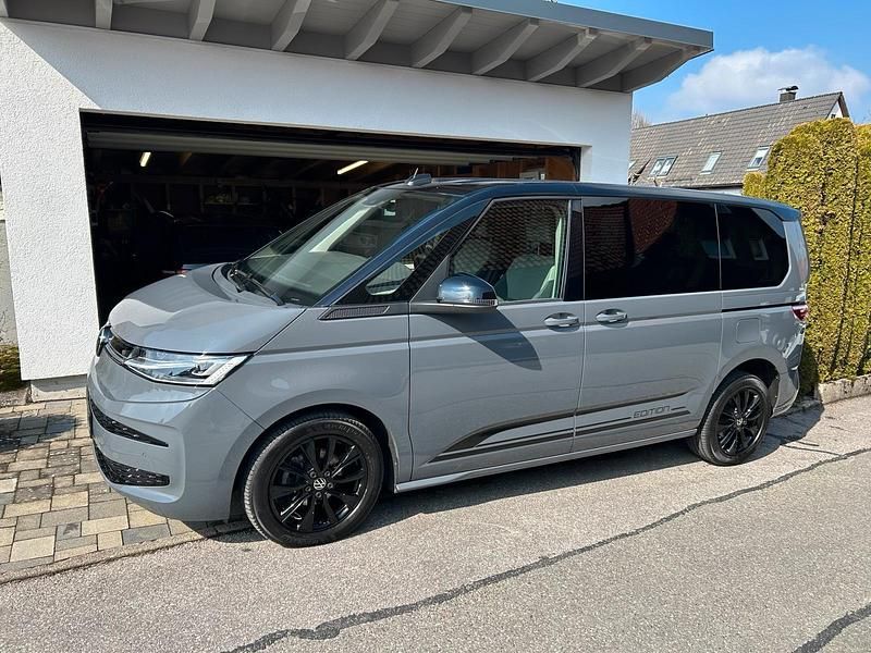 Gebraucht VW Multivan Edition 150 PS (110 kW) 2024 Grau Van