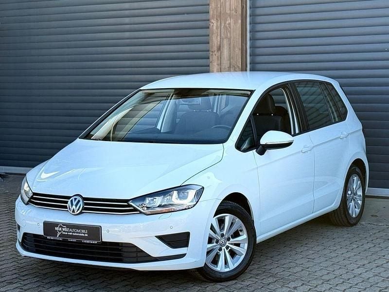 Weiß Gebraucht 2016 VW Golf Sportsvan Van / Kleinbus | 8.999 € (Superpreis) - Bild 1/4