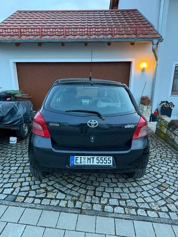 Gebraucht Toyota Yaris 69 PS (50 kW) 2007 Schwarz Kleinwagen