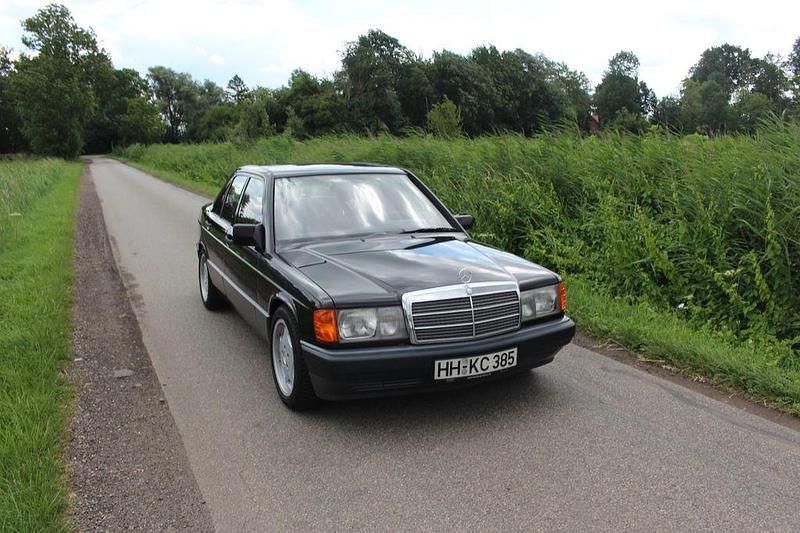 Gebraucht Mercedes 190 109 PS (80 kW) 1991 Schwarz Limousine