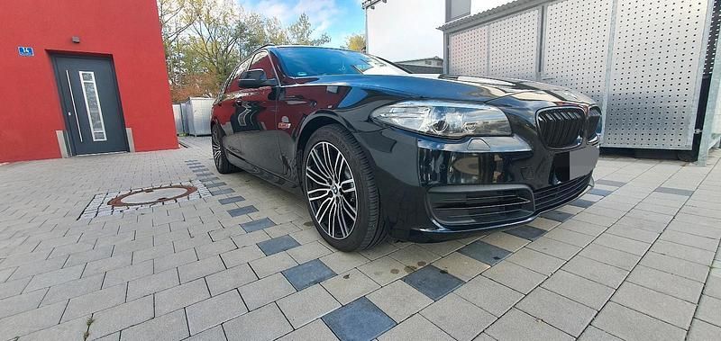 Gebraucht BMW 530 258 PS (189 kW) 2014 Schwarz Kombi