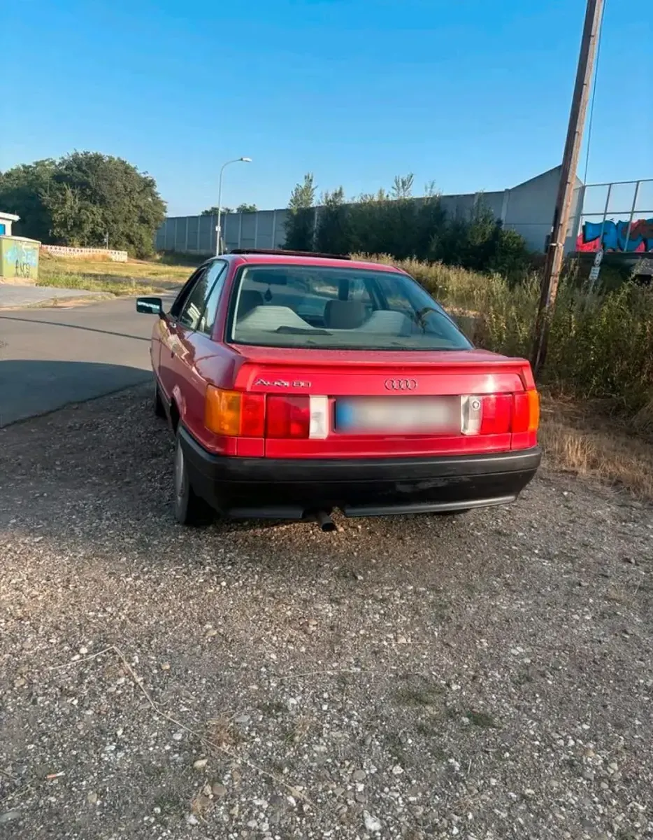 Gebraucht Audi 80 90 PS (66 kW) 2026 Rot Limousine