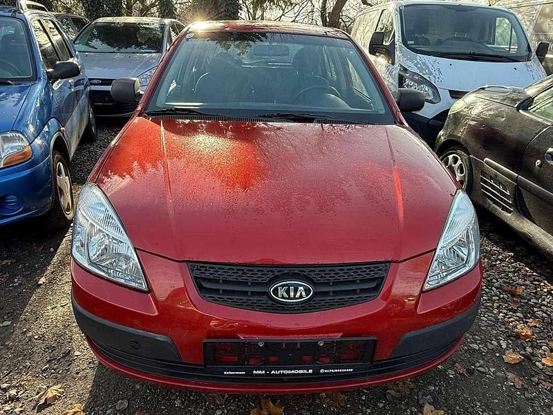 Gebraucht Kia Rio Basis 75 PS (55 kW) 2010 Tropical red Kleinwagen