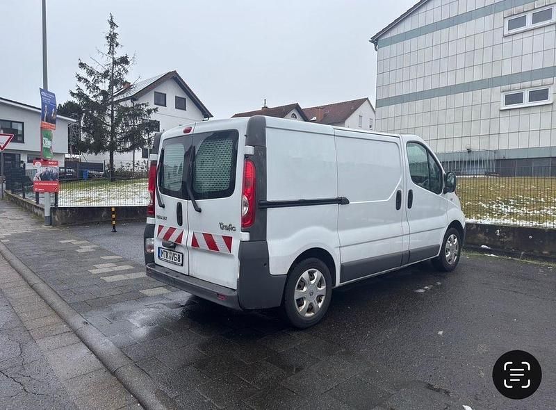 Gebraucht Renault Trafic 114 PS (83 kW) 2013 Weiß Van / Kleinbus