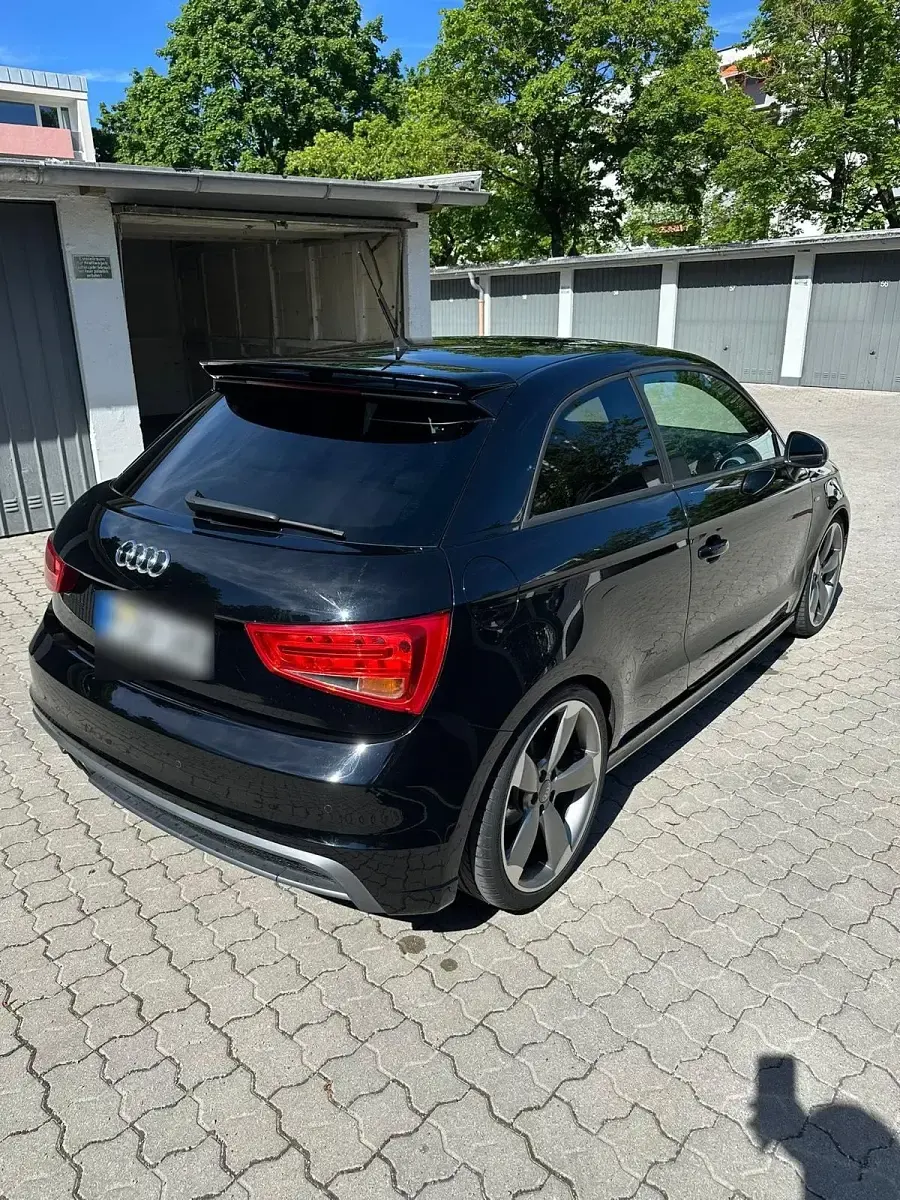 Używany Audi A1 184 KM (135 kW) 2011 Czarny Hatchback