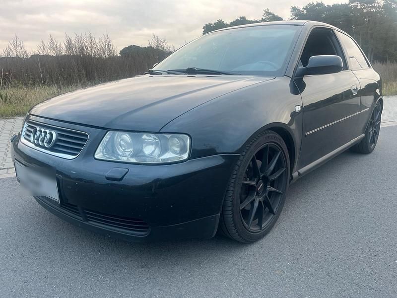 Schwarz Gebraucht 2003 Audi A3 Limousine | 2.800 € - Bild 1/4