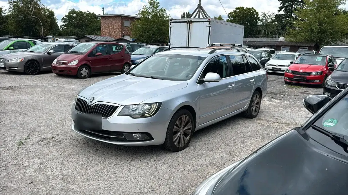 Gebraucht Skoda Superb 170 PS (125 kW) 2013 Silber Kombi