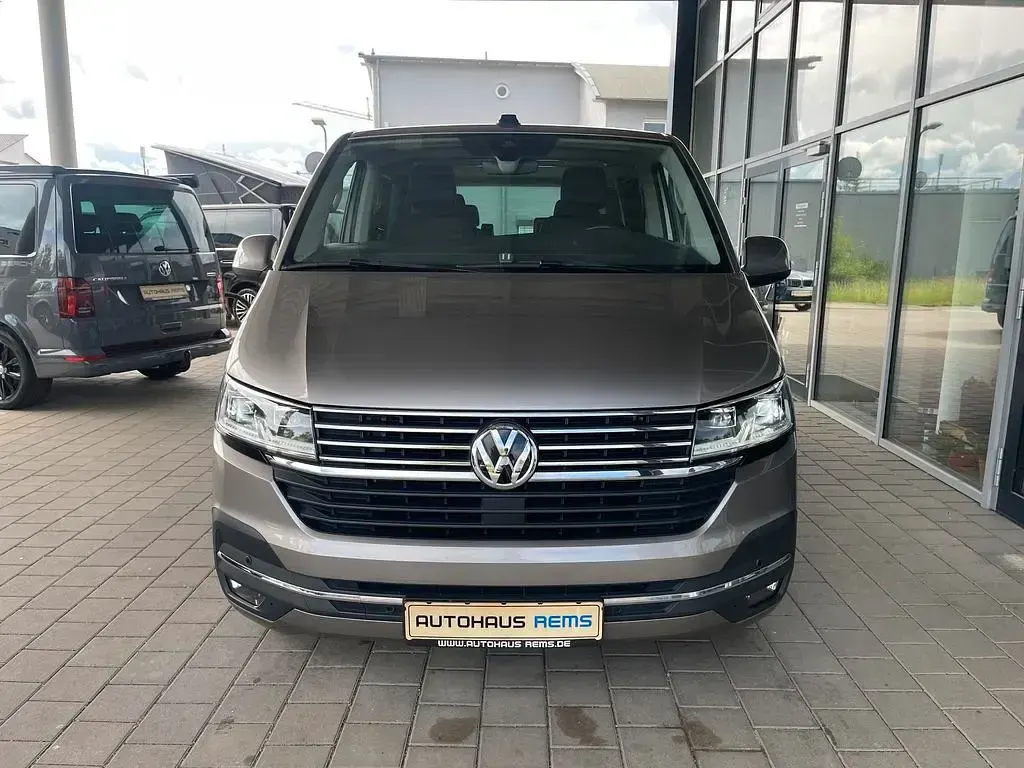 Gebraucht VW Multivan 150 PS (110 kW) 2021 Beige Van / Kleinbus