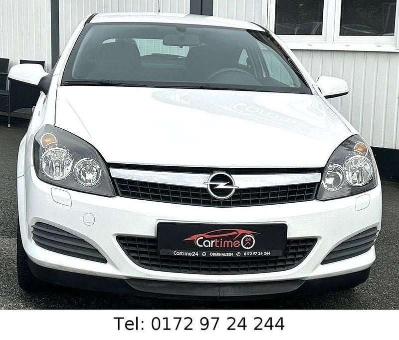 Schneeweiss/olympic/summit whi Gebraucht 2009 Opel Astra GTC Selection Coupé | 3.799 € (Fairer Preis) - Bild 1/4