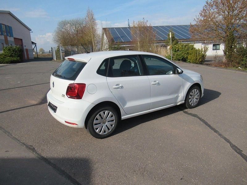 Gebraucht VW Polo Comfortline 75 PS (55 kW) 2014 Weiß Kleinwagen