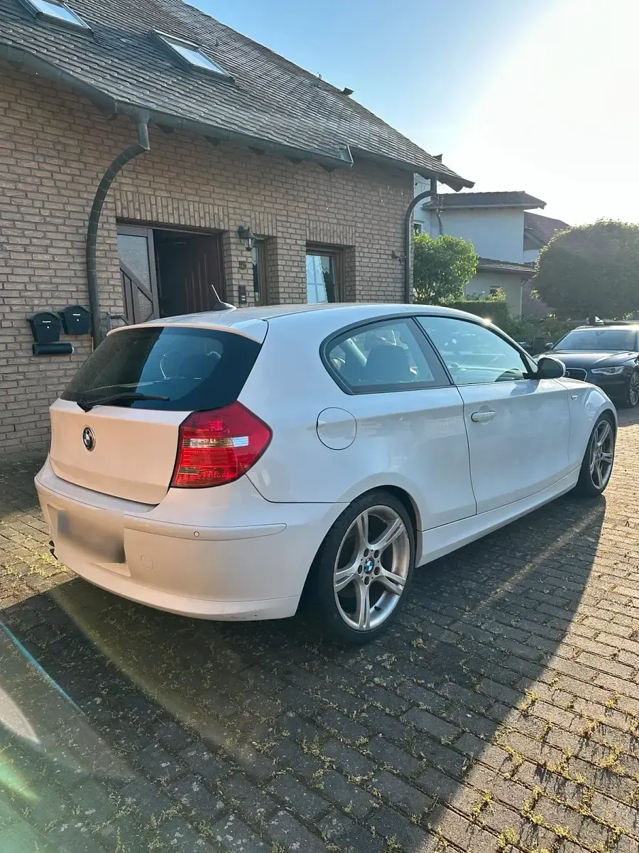 Gebraucht BMW 118 143 PS (105 kW) 2008 Weiß Kleinwagen