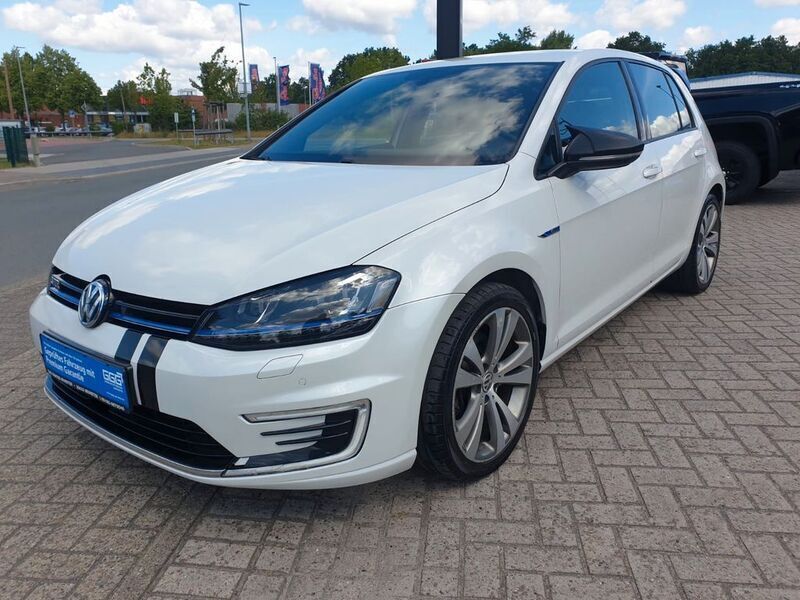Weiß Gebraucht 2015 VW Golf VII GTE Limousine | 12.599 € (Fairer Preis) - Bild 1/4