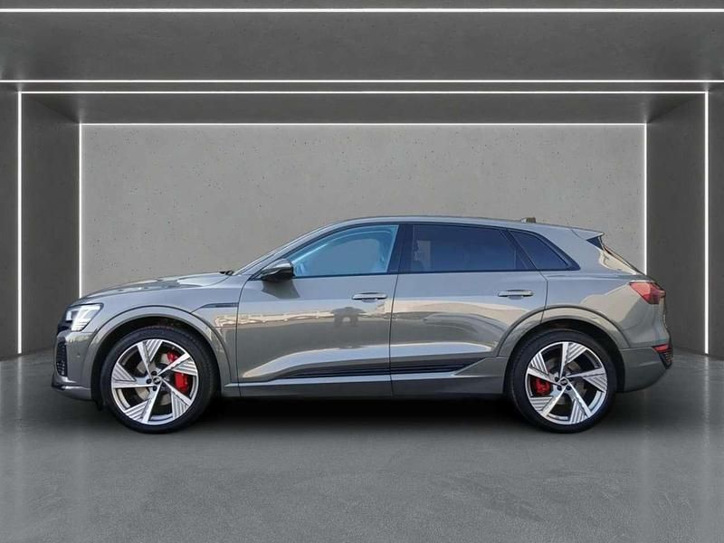 Gebraucht Audi Q8 e-tron S-Line 250 kW (340 PS) 2024 Grau SUV