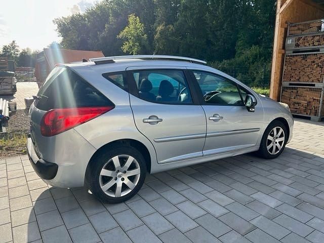 Silber Gebraucht 2011 Peugeot 207 Tendance Kombi | 2.200 € (Fairer Preis) - Bild 1/4