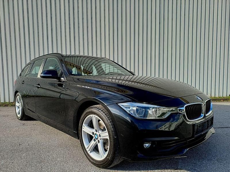 Gebraucht BMW 320 Advantage 184 PS (135 kW) 2018 Schwarz Kombi