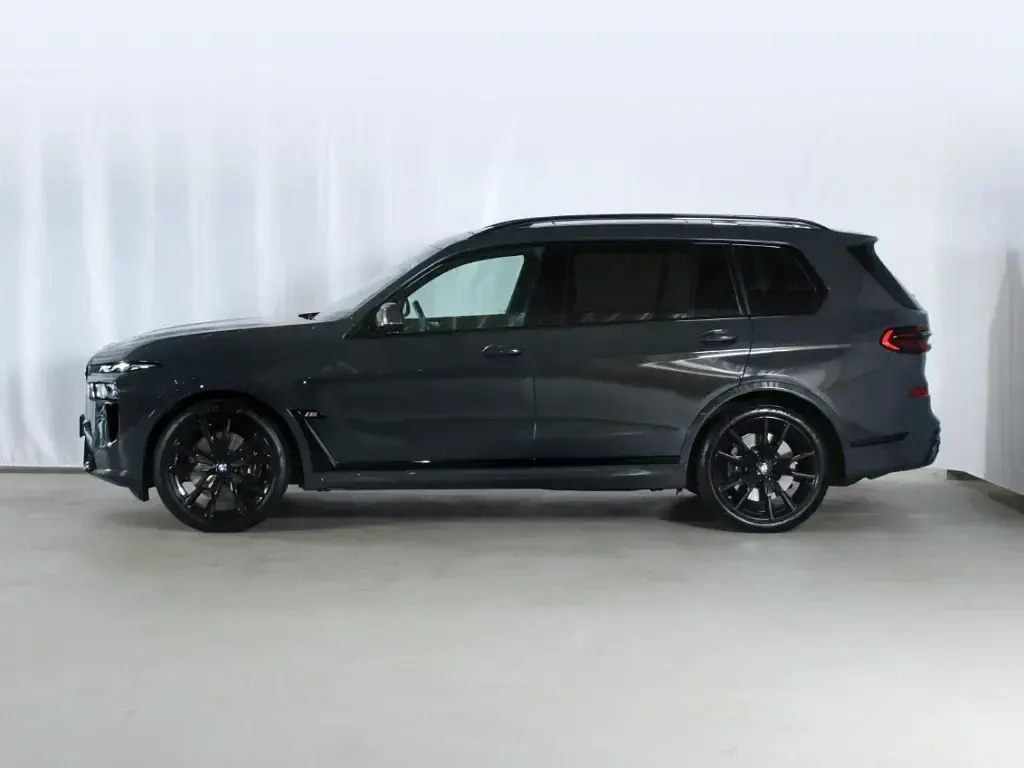 Gebraucht BMW X7 M Sport 530 PS (389 kW) 2024 Grau SUV