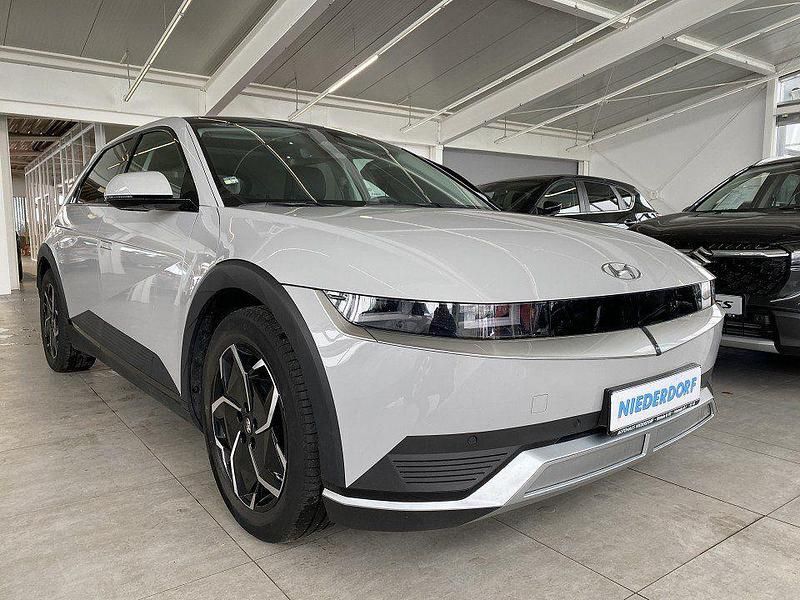 Cyber grey (metallic) Gebraucht 2022 Hyundai Ioniq 5 Techniq SUV | 28.800 € (Fairer Preis) - Bild 1/4