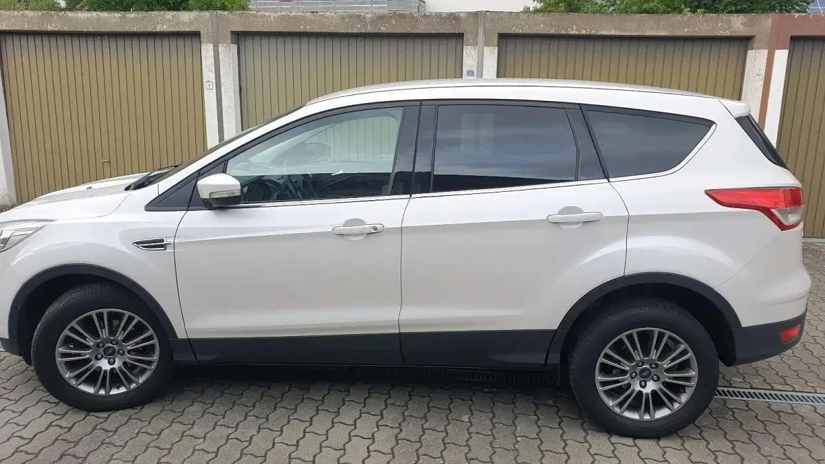 Gebraucht Ford Kuga Titanium 150 PS (110 kW) 2014 Weiß SUV