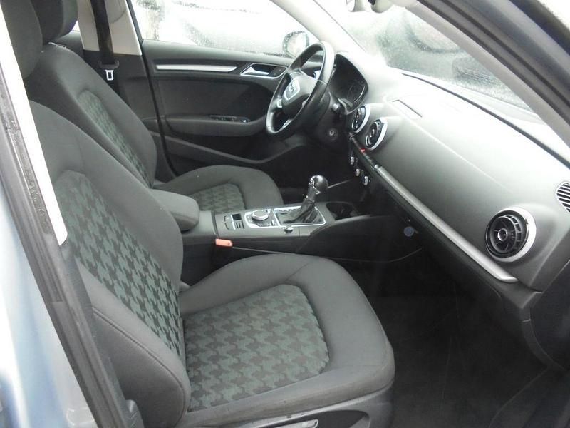 Gebraucht Audi A3 Attraction 150 PS (110 kW) 2015 Silber Limousine