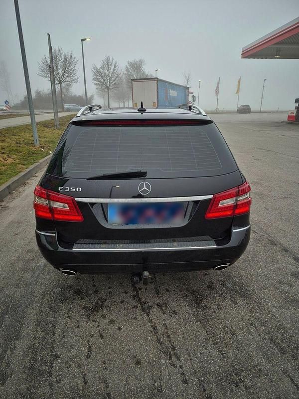 Gebraucht Mercedes E350 306 PS (225 kW) 2012 Schwarz Kombi