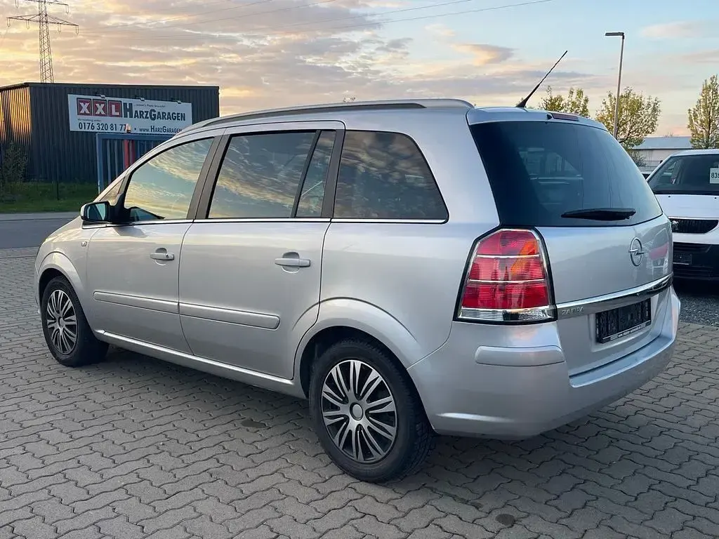 Gebraucht Opel Zafira Edition 105 PS (77 kW) 2005 Silber Van / Kleinbus