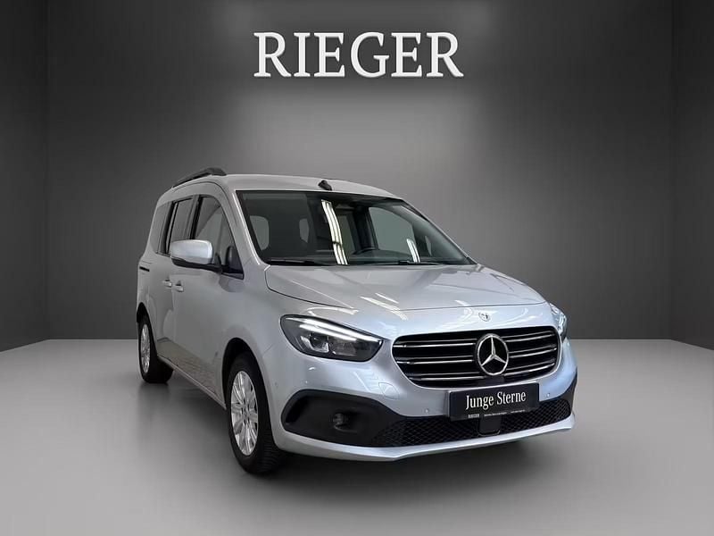 Gebraucht Mercedes T180 Progressive 116 PS (85 kW) 2022 Silber Van / Kleinbus
